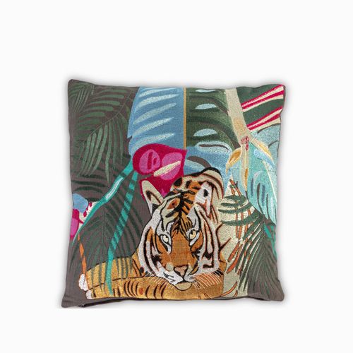 Cojín tigre con ramas