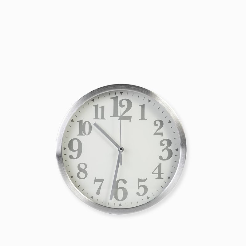 Reloj-de-pared-plateado-22.5