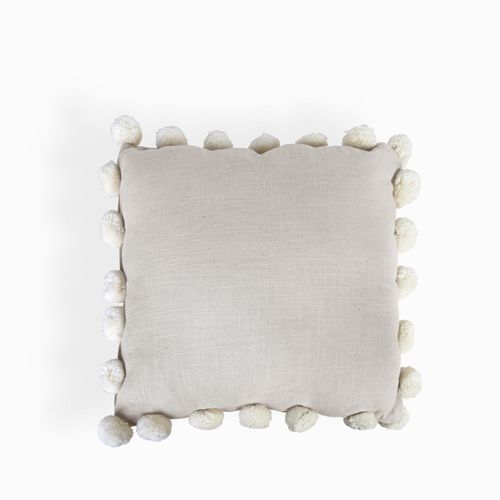 Cojín pompones natural 45x45cm
