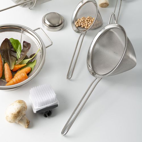 Colador conico en acero inox 16 cm