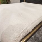 Silla-Lineas-Doradas-en-lino-beige