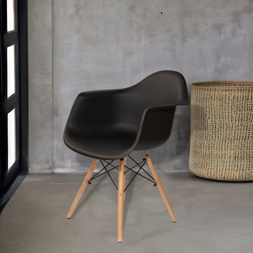 Silla con brazos James negra