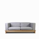 Sofa-base-madera-gris