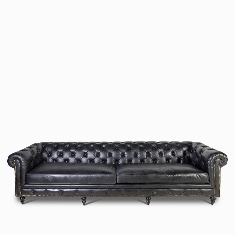 Sofa-cuero-capitoneado-4-puestos-negro