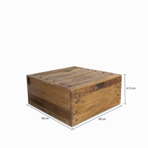 Mesa de centro baúl con taches