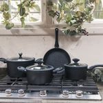 Set-de-ollas-aluminio-forjado-negro-8-piezas