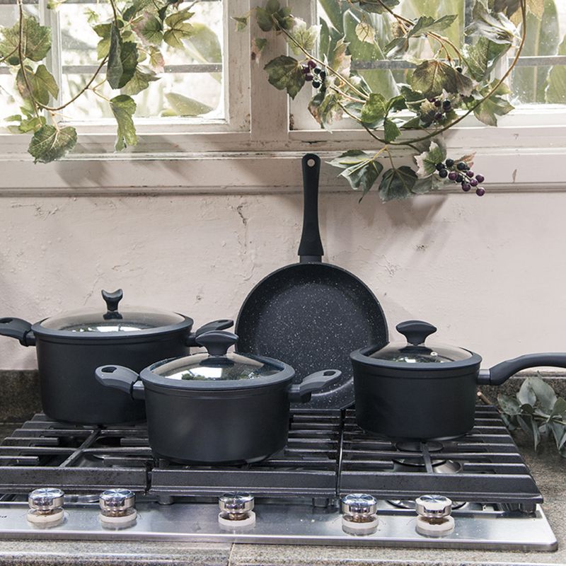 Set-de-ollas-aluminio-forjado-negro-8-piezas