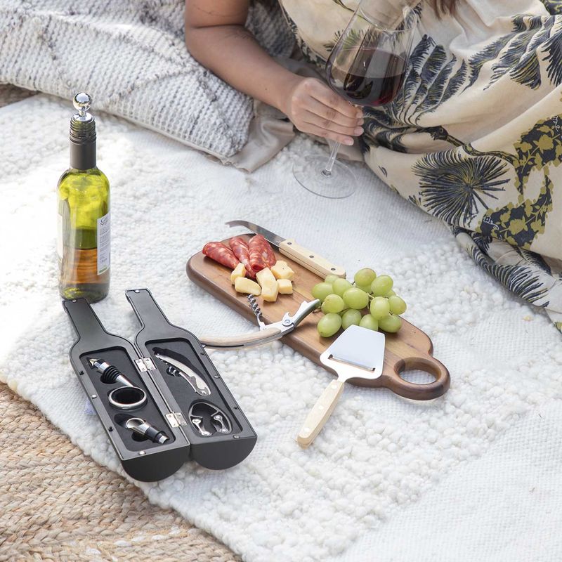 Set-cuchillos-quesos-y-accesorios-vino