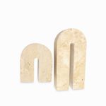 Set-sujetalibros-arco-Travertino