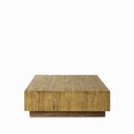 Mesa-de-centro-en-madera-cuadrada