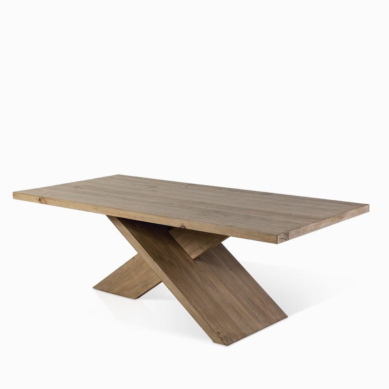 Comedor-con-Pata-Cruzada