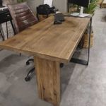 Escritorio-con-pata-de-metal