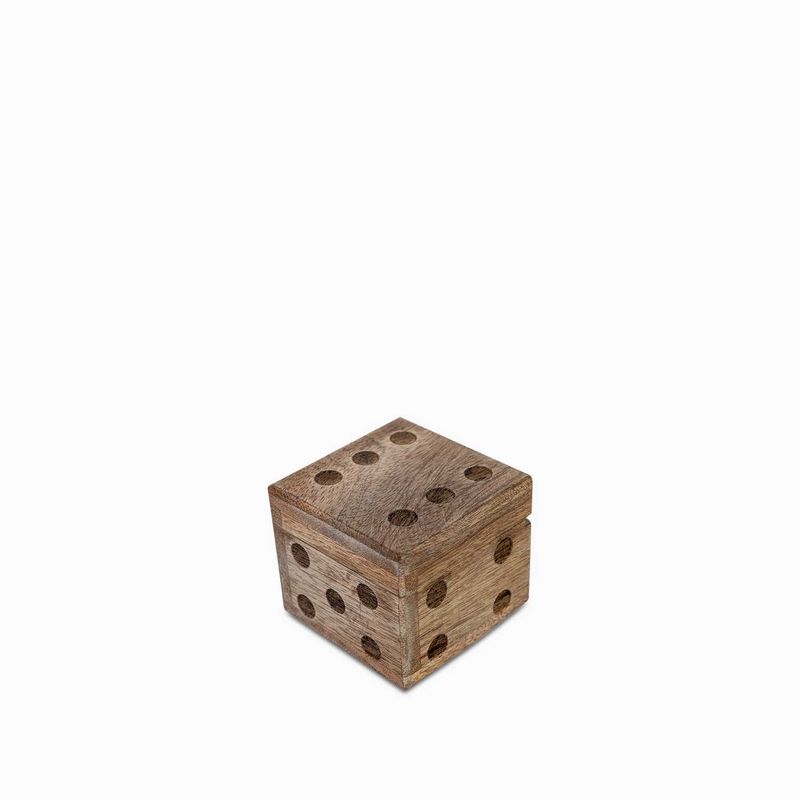 Juego-dados-en-madera