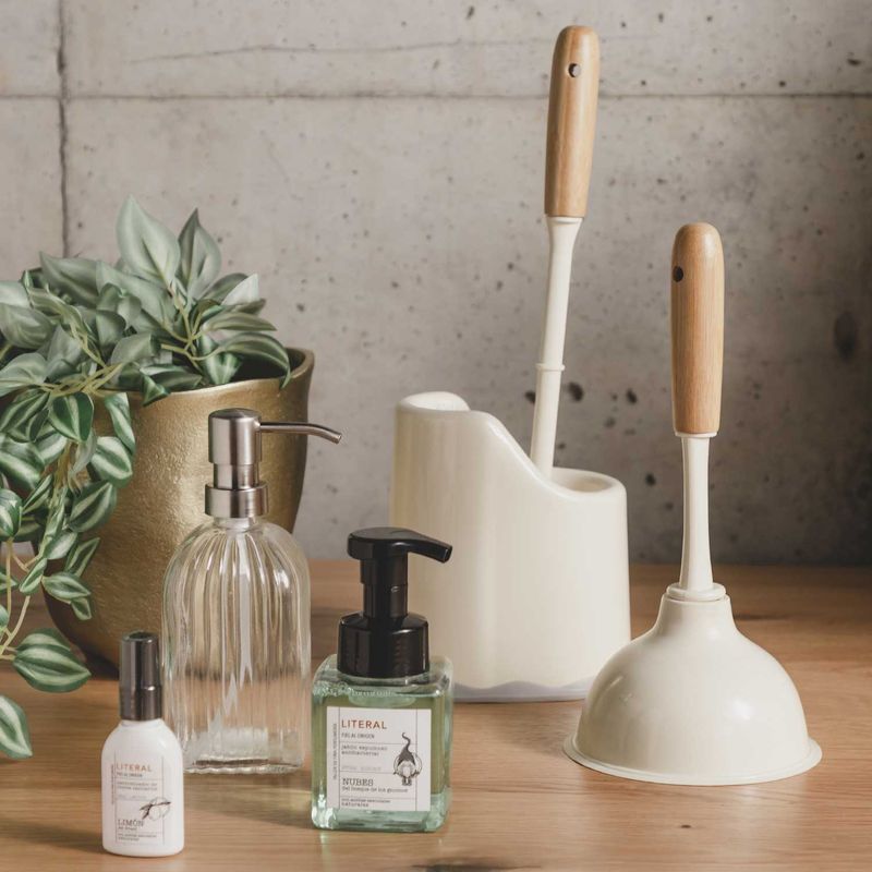 Cepillo-para-baño-mango-en-bambu-con-base