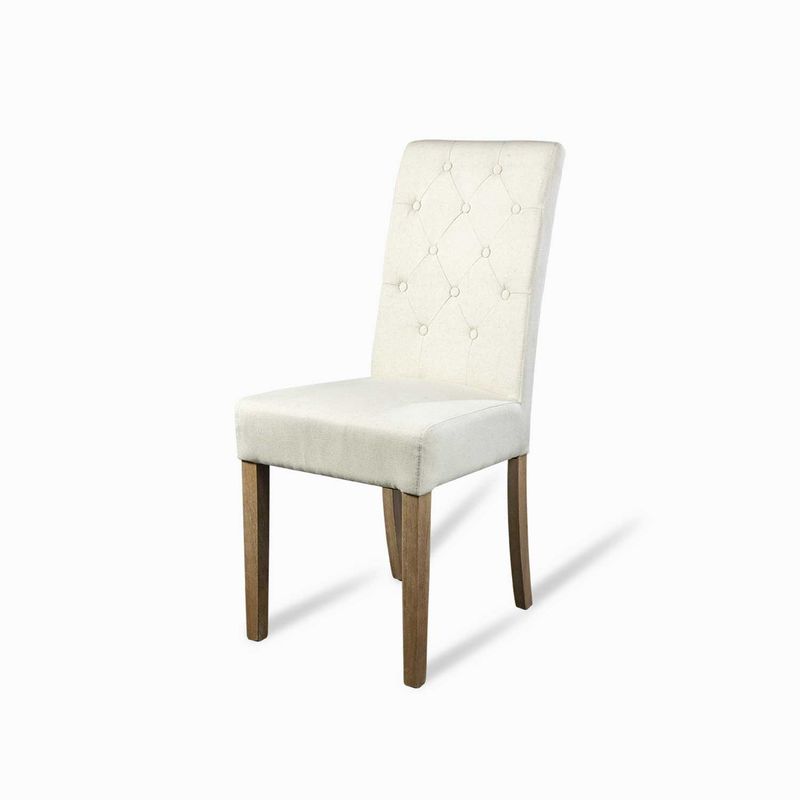 Silla-de-comedor-con-espaldar-alto-capitoneado