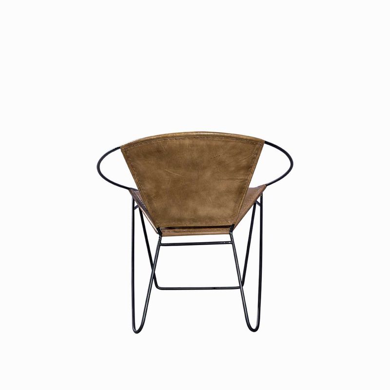 Silla-redonda-en-hierro-y-cuero