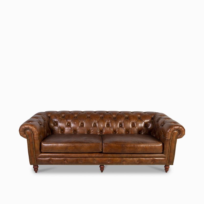 Sofa-Cuero-3-puestos-Capitoneado-miel
