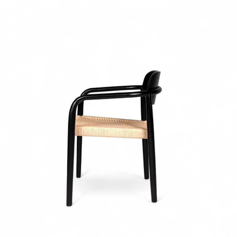 Silla-de-comedor-Lucinda-espaldar-redondo-negra