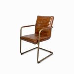 Silla-Cuero-brazos-metal-miel