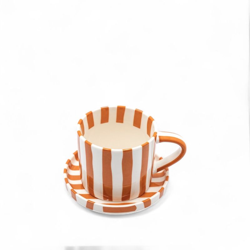Pocillo-y-plato-lineas-ocre