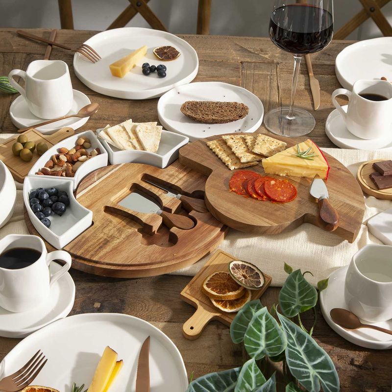 Set-para-quesos-acacia-con-recipientes-de-ceramica