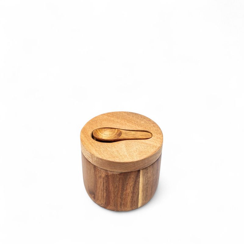 Recipiente-para-especias-en-acacia-con-cuchara