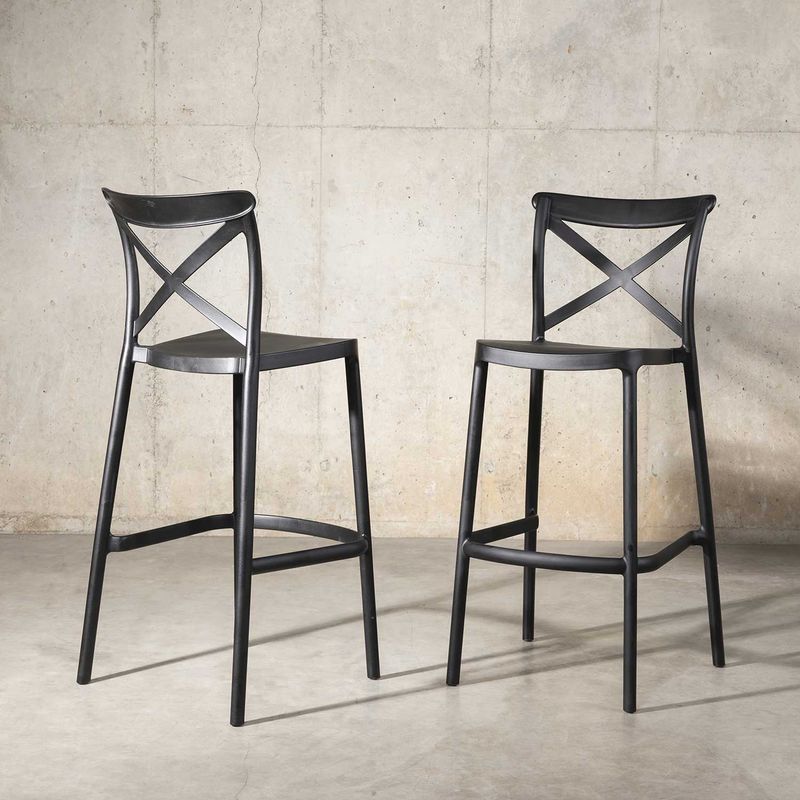 Silla-X-negra-bar-en-plastico