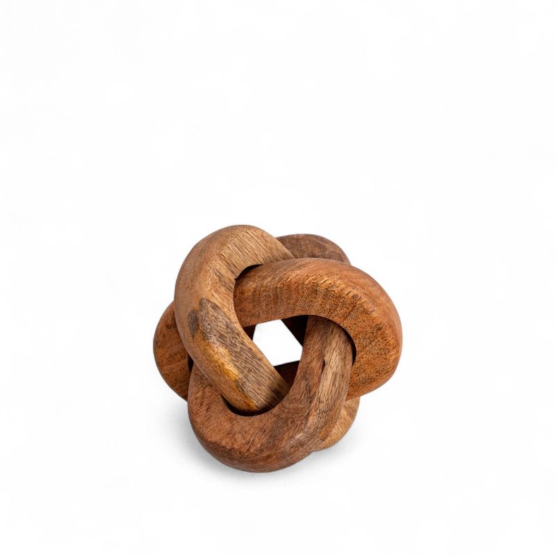 Nudo-en-madera-Via