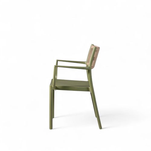 Silla brazos verde con espaldar cuerdas café