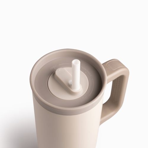 Termo doble pared beige con pitillo y manija 900ml